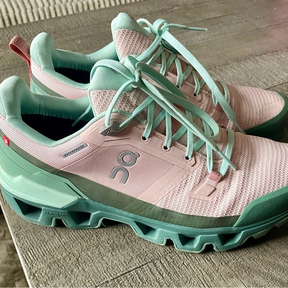 On Running Shoes - On Running Women's Pastel Pink and Mint Sneakers size 7